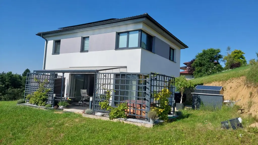 Neues Eigenheim mit traumhafter Aussicht und neuer Photovoltaikanlage!