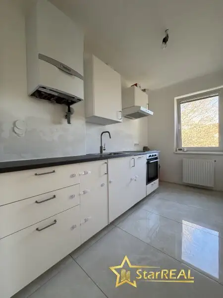 4 ZIMMER WOHNUNG IN 1130 WIEN! RENOVIERTER ZUSTAND. GEMEINSCHAFTSGARTEN.