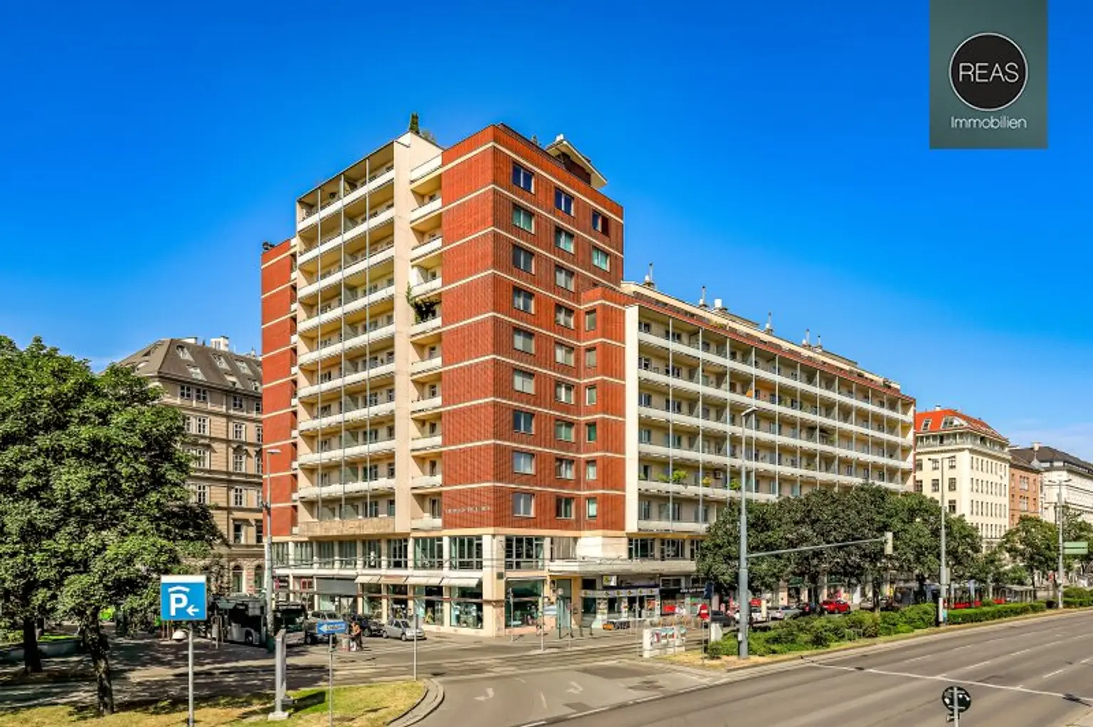 Wohnungspaket in Top-Innenstadtlage! 2 nebeneinander liegende Wohnungen mit 2 Loggien, neuen Fenstern und unverbautem Traumblick!