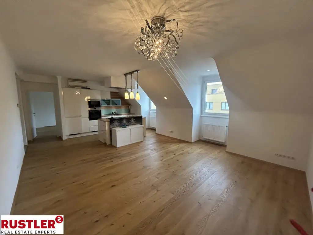 Moderne 2-Zimmer-Dachgeschosswohnung – Erstbezug nach hochwertiger Renovierung