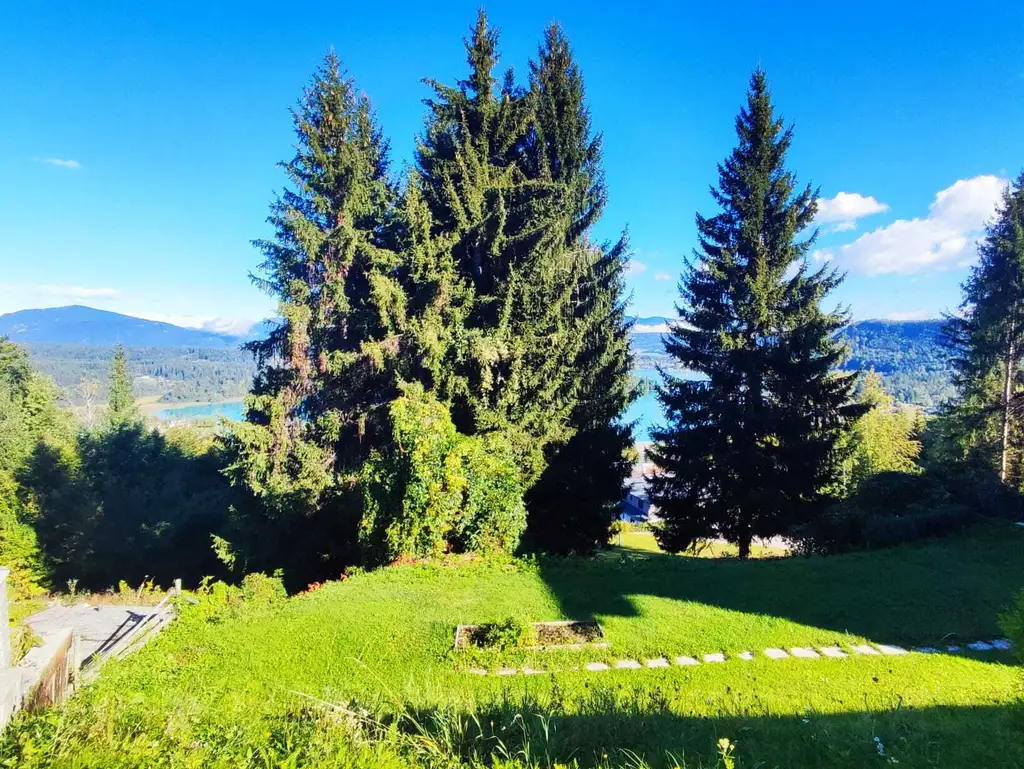 Faaker See: Neubau in Ruhelage mit unverbaubarem Seeblick