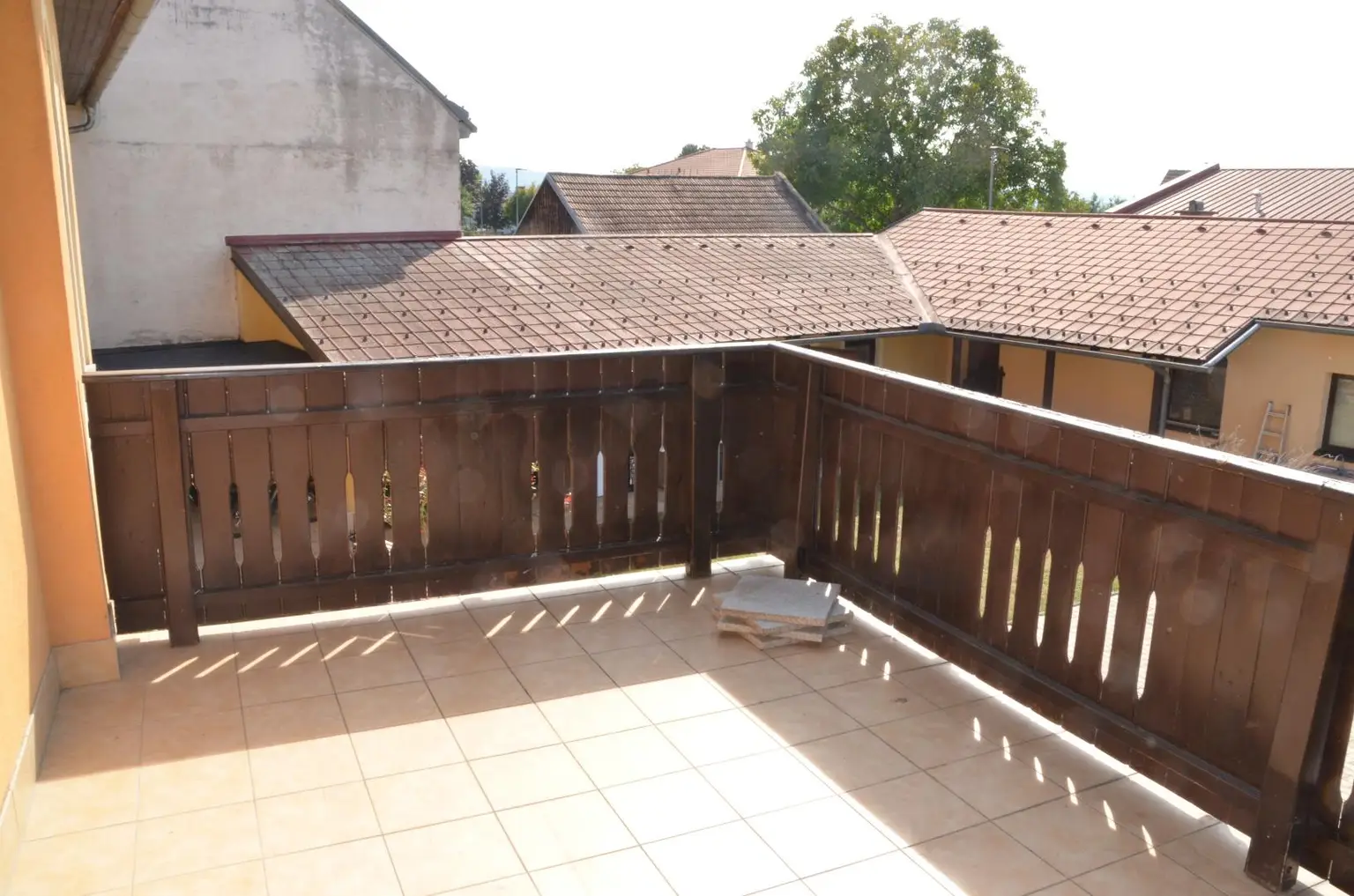 Moderne 4-Zimmer-Wohnung mit Wintergarten und Balkon