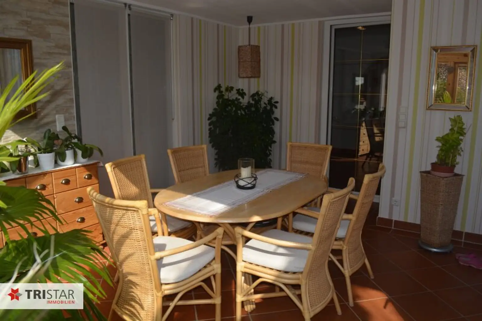 Außerordentlich gepflegtes Wohnhaus mit tollem Platzangebot