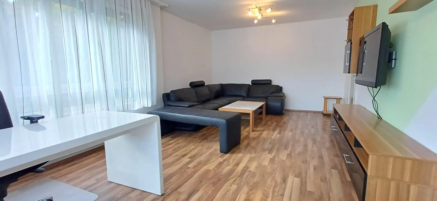 "Nie wieder Parkplatzsuche – Garagenplatz inklusive!"