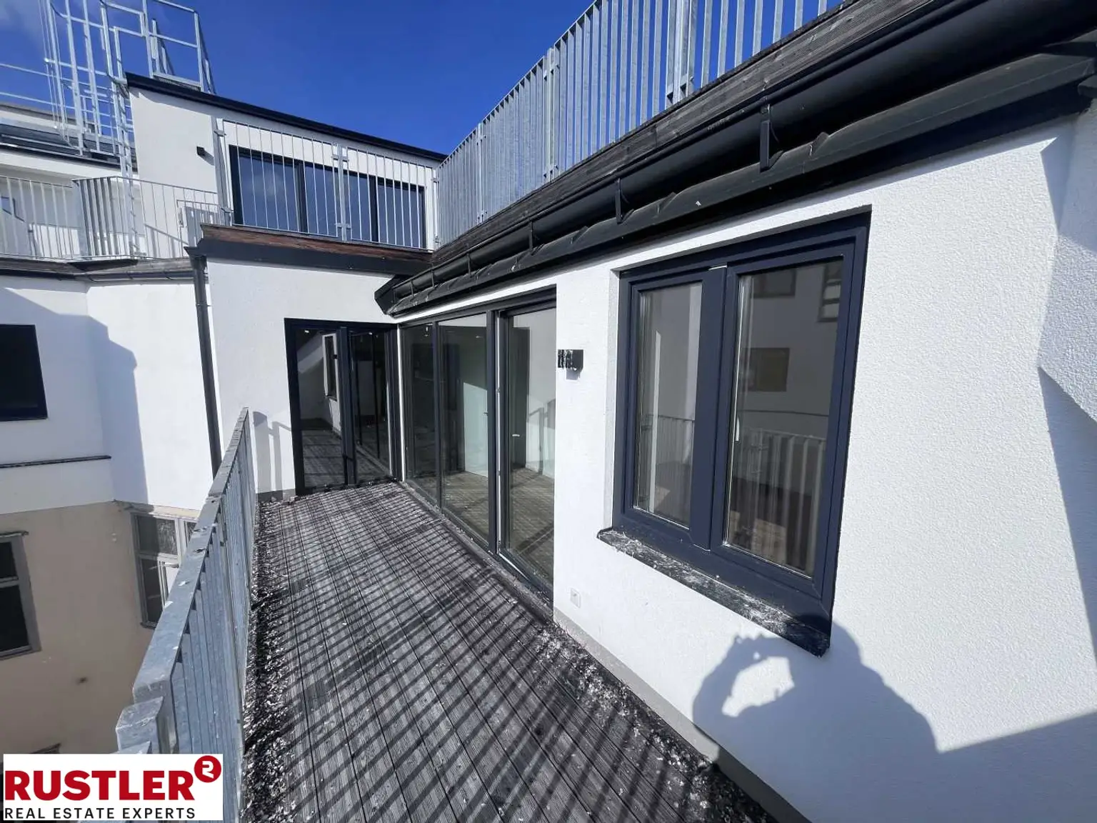 Eiinzigartige Dachgeschoss-Maisonette mit 3 Terrassen & Fernblick | ERSTBEZUG am Reinlpark