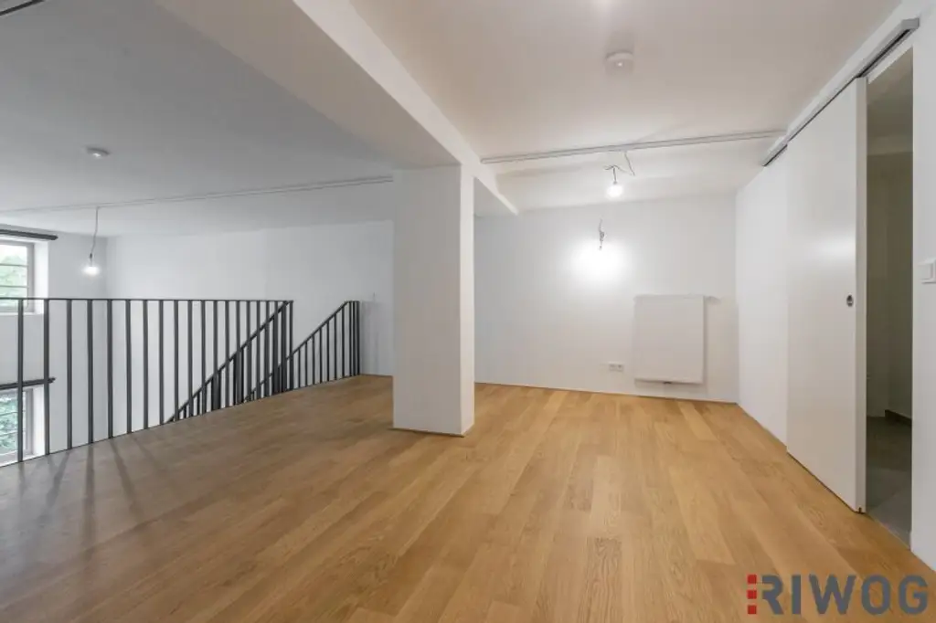 ERSTBEZUG nach Sanierung | Außergewöhnliches Loft mit Raumhöhe bis zu ca. 4,90 m | Büro/Praxis Nutzung und Kurzzeitvermietung möglich