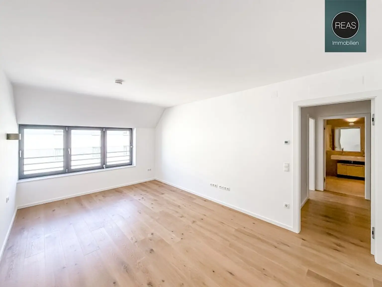 Provisionsfrei: Hochwertig ausgestattetes Apartment mit Balkon in Toplage nahe U3 Rochusgasse!