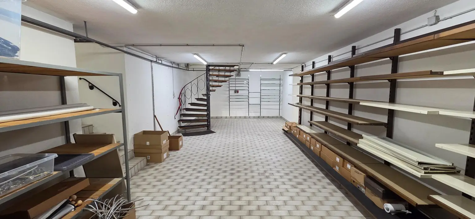 Kapitalanlage mit Mehrwert: Geschäftsfläche plus Wohn- oder Gästebereich!