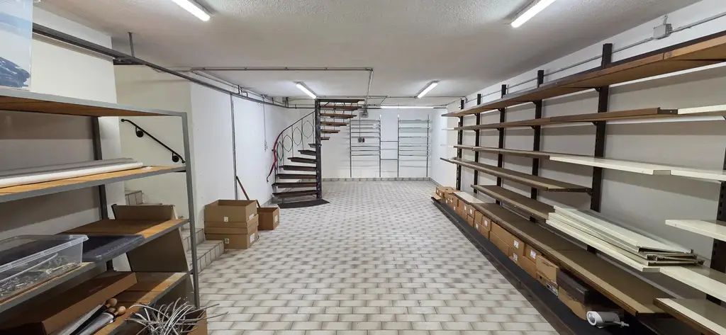 Kapitalanlage mit Mehrwert: Geschäftsfläche plus Wohn- oder Gästebereich!