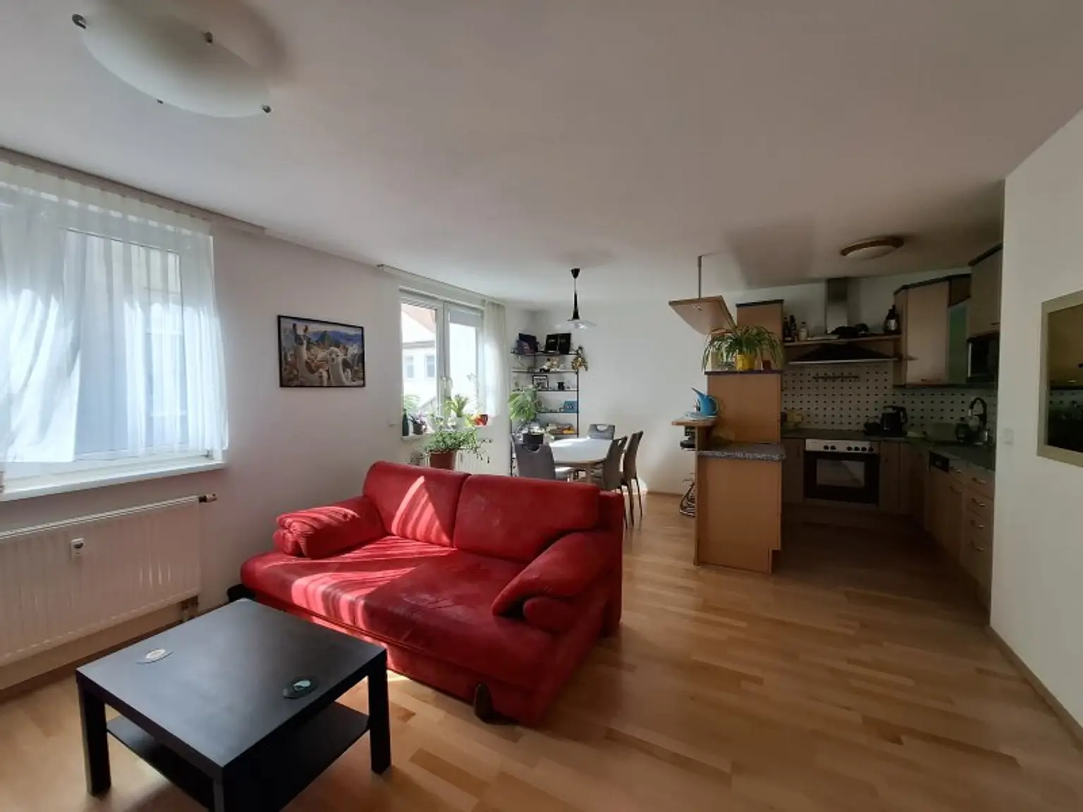 3 ZIMMER  WOHNUNG - HELL und RUHIG ab 01.10.2025