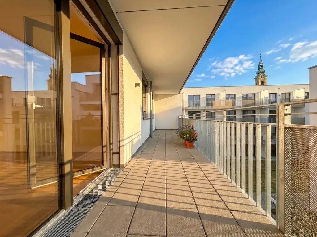 ab Oktober: moderne 3 Zimmer-Wohnung I mit Loggia