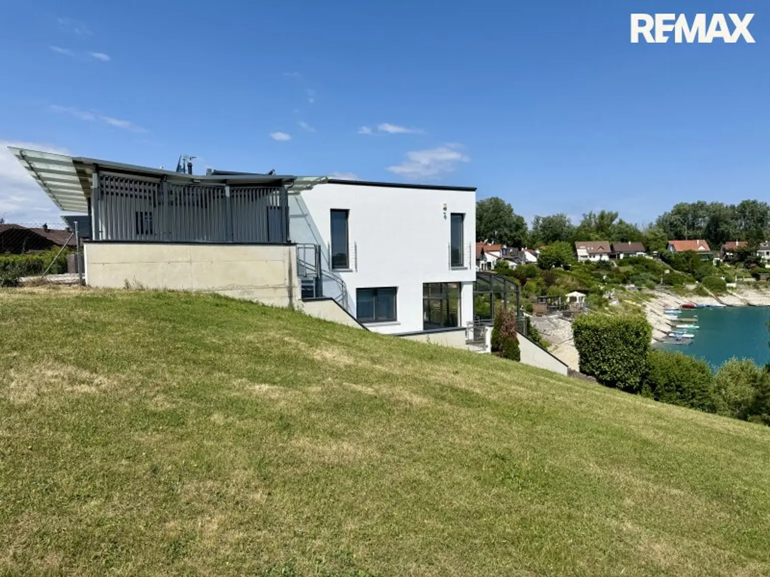 Wohnen am Wasser - ca. 189 m² Wohnfläche & direkter Seezugang auf Pachtgrund!