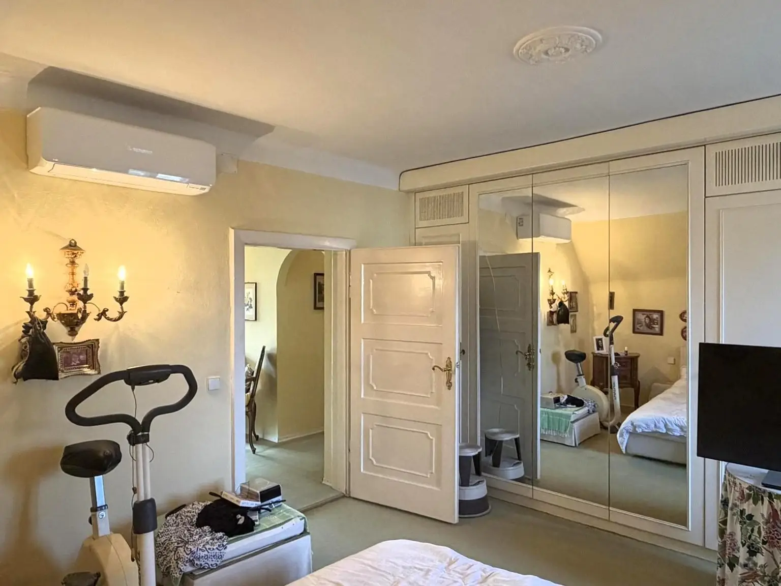 OG / SZ 1 von 3 mit Einbauschrank, klimatisiert