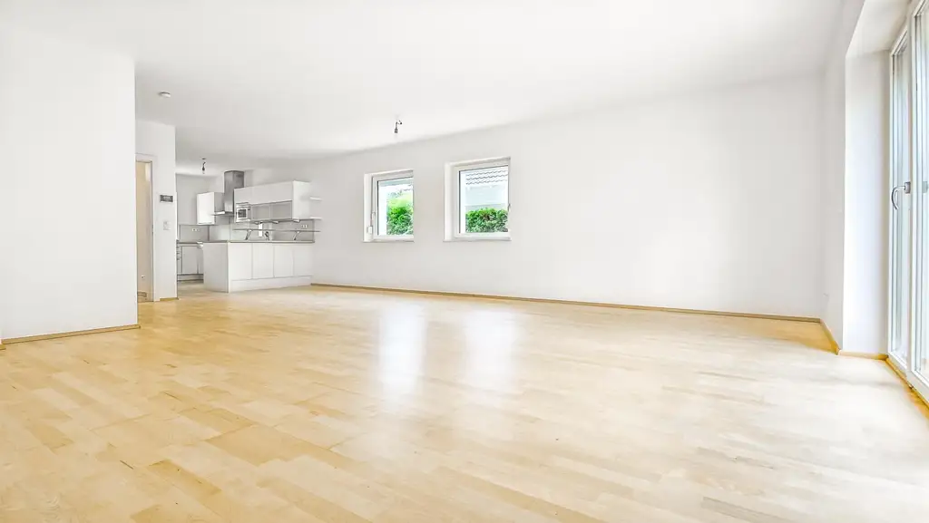 Niedrigenergie-Doppelhaushälfte in Mauer. 5 Zimmer, Terrasse, Garten und Autostellplatz