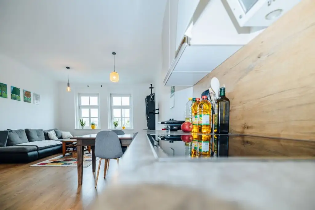 AB 01.NOVEMBER FREI I DAN-KÜCHE I WG-GEEIGNET I BADEWANNE & DUSCHE I BALKON I ZENTRALE LAGE I PROJEKT WOHNEN