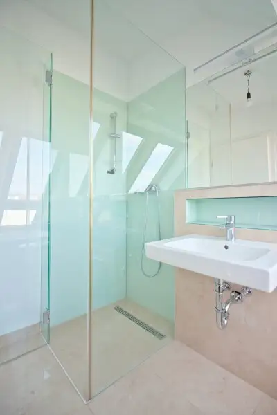 Helle, großzügige Maisonette-Wohnung mit 2 Bädern | ~ 20 m² große, private Terrasse direkt auf Wohnebene | Nahe Elterleinplatz