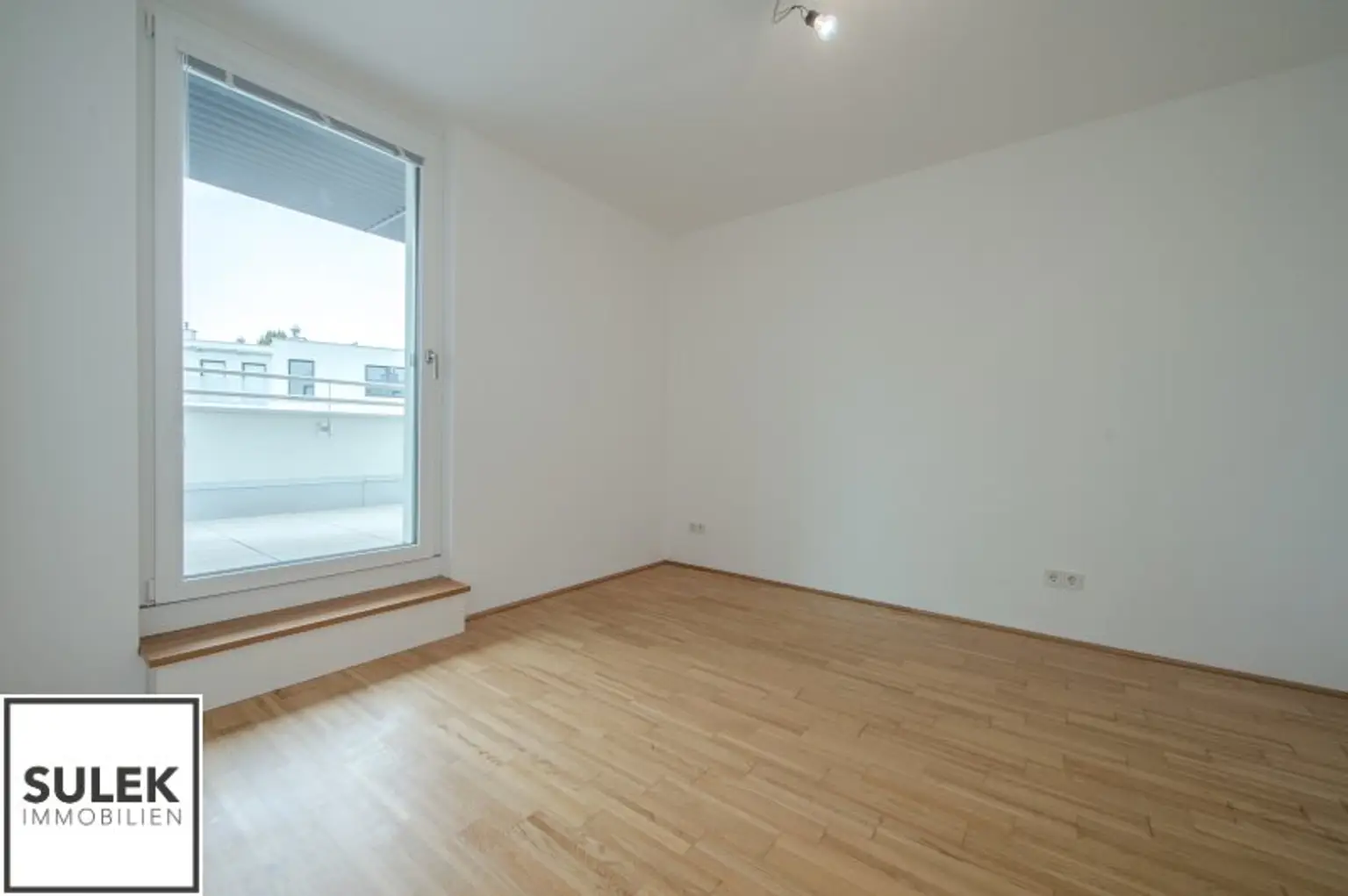 *Ab Februar* Helle 2 Zimmer Dachgeschosswohnung mit hofseitiger Terrasse - Abendsonne auf der eigenen Terrasse genießen! // ab 02/26 **VIDEO**