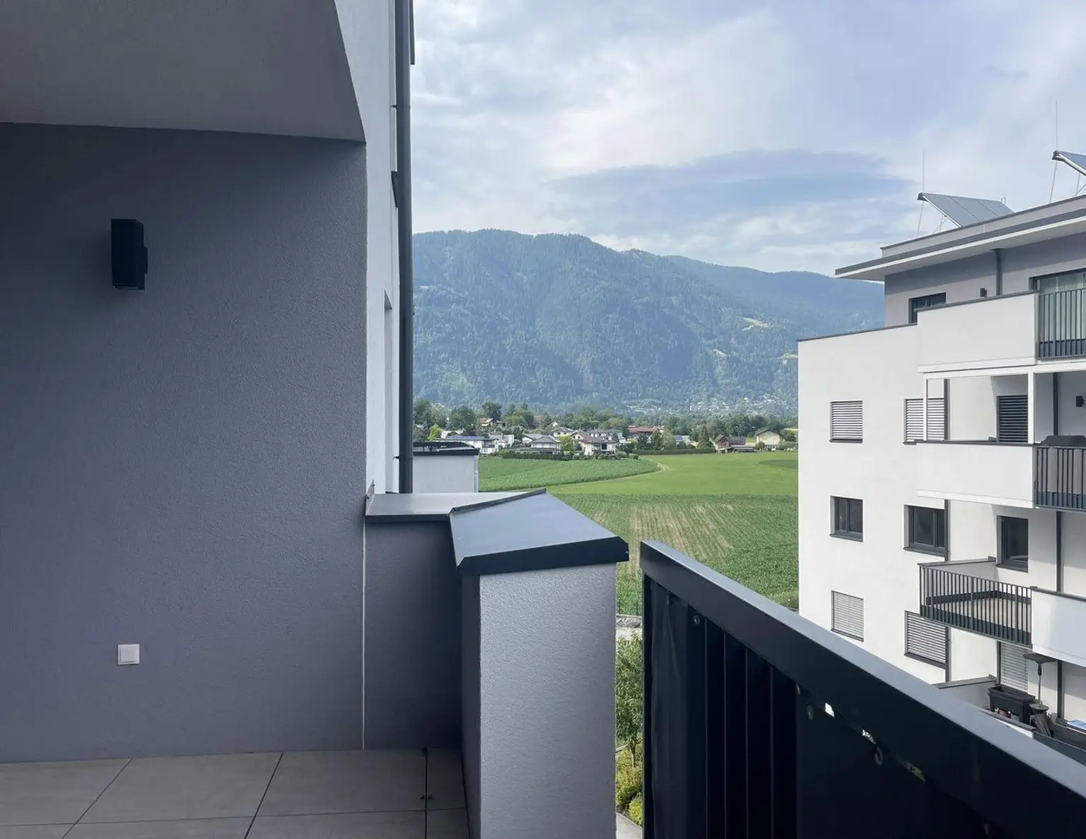 Moderne Wohnung auf 2 Ebenen mit großzügigen Räumen