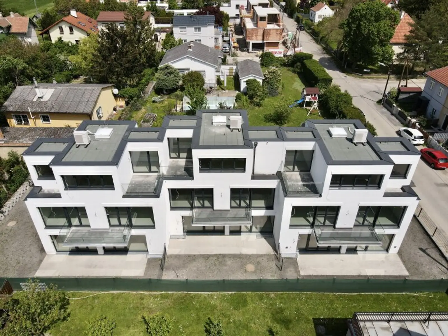 Exklusives Reihenhaus in Grünruhelage mit perfekter Raumaufteilung am Stadtrand Wiens