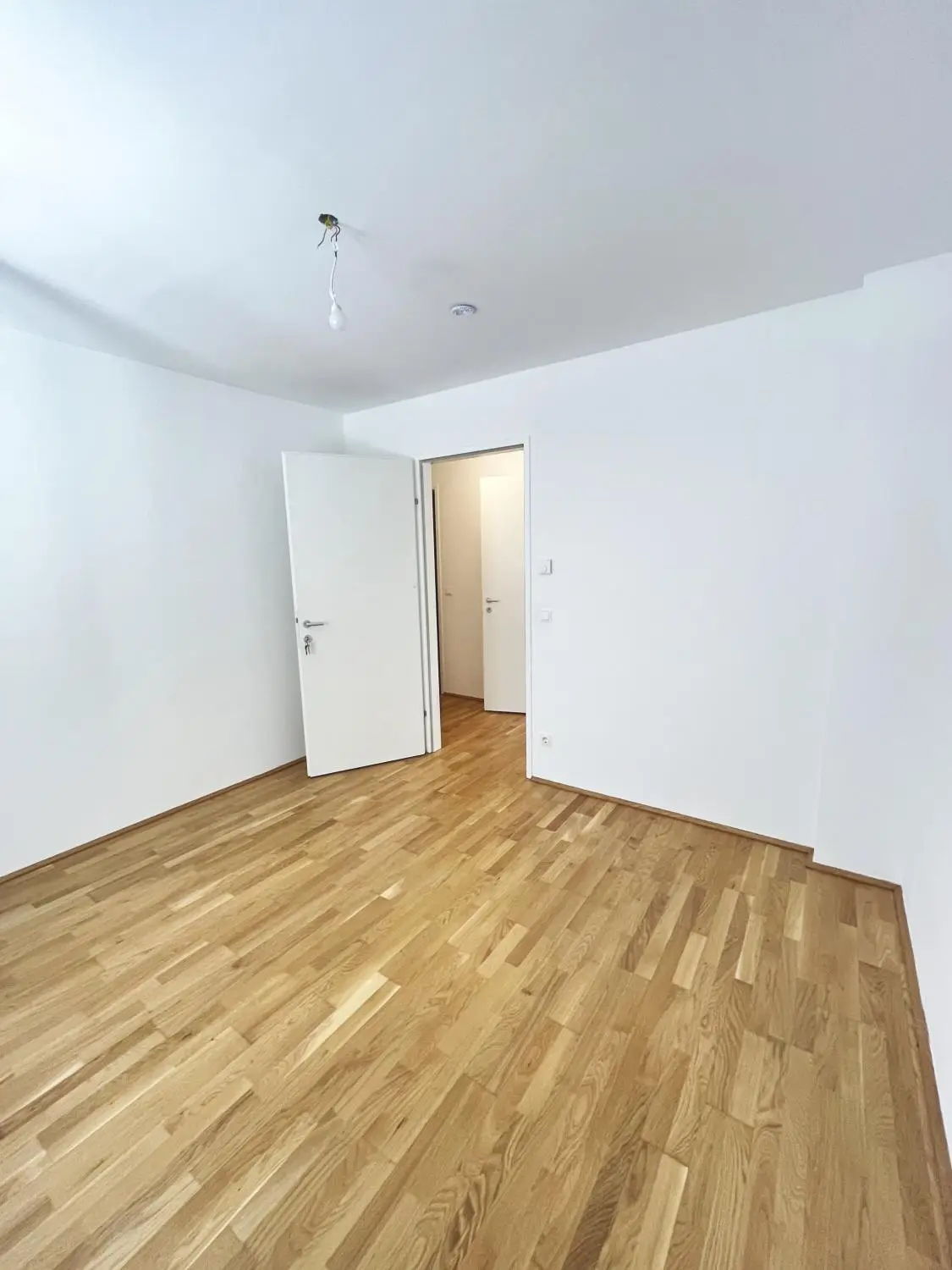 Q11 Leben in Simmering - 
Lichtdurchflutete Balkonwohnung mit 4 Zimmern und Deckenkühlung!