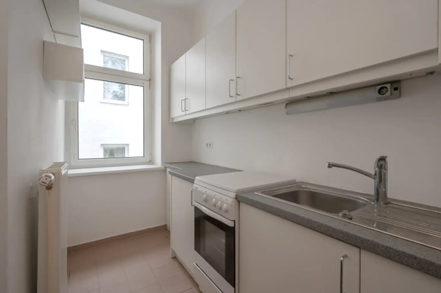 ++Fasangarten++ Altbau mit Potenzial – 2 Zimmer zum Sanieren