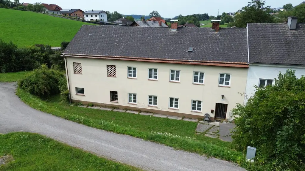 Wohnhaus - ehem. Bauernsacherl - mit Sanierungsrückstand