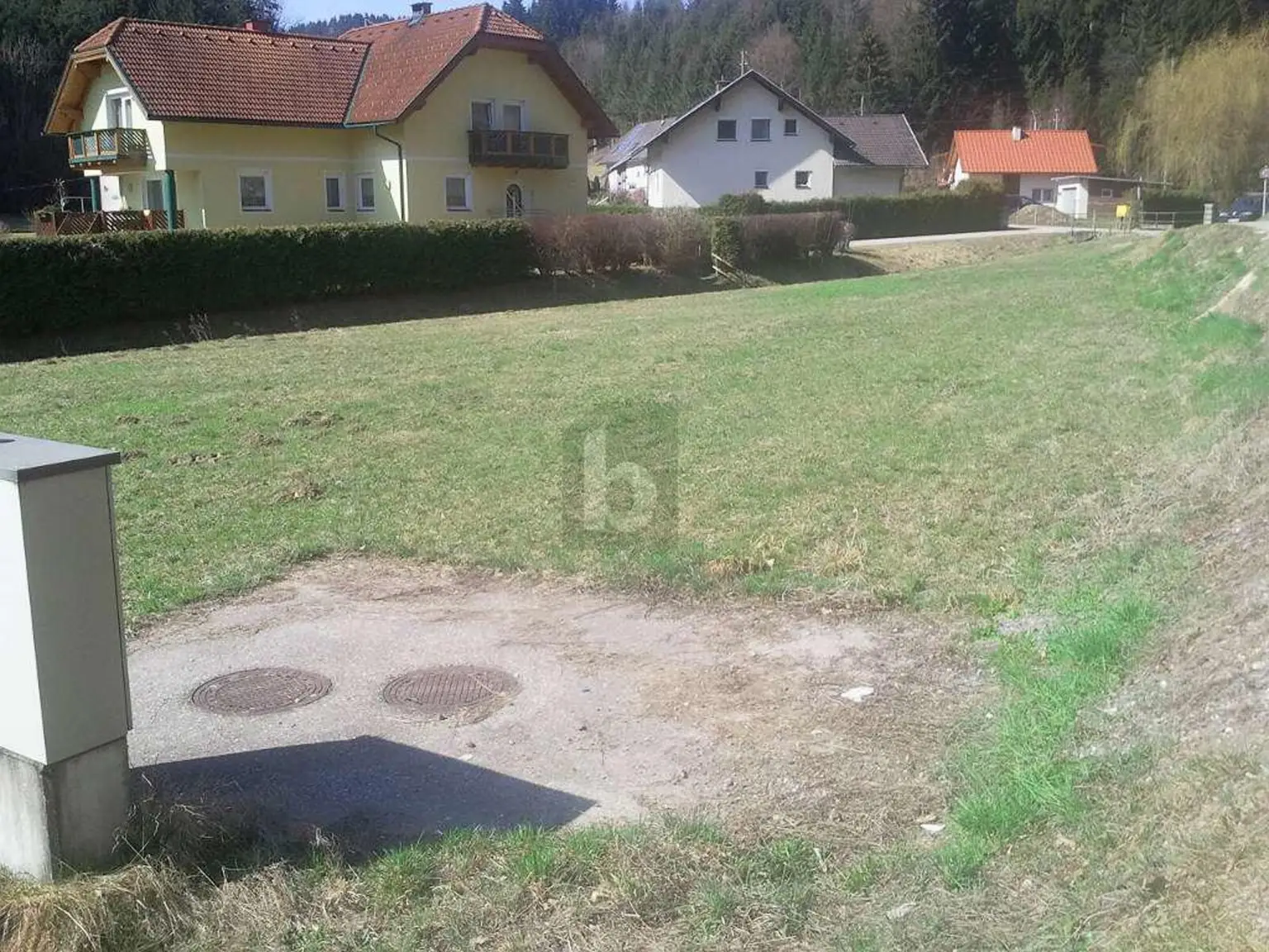 BAUGRUND  IN RUHIGER LAGE