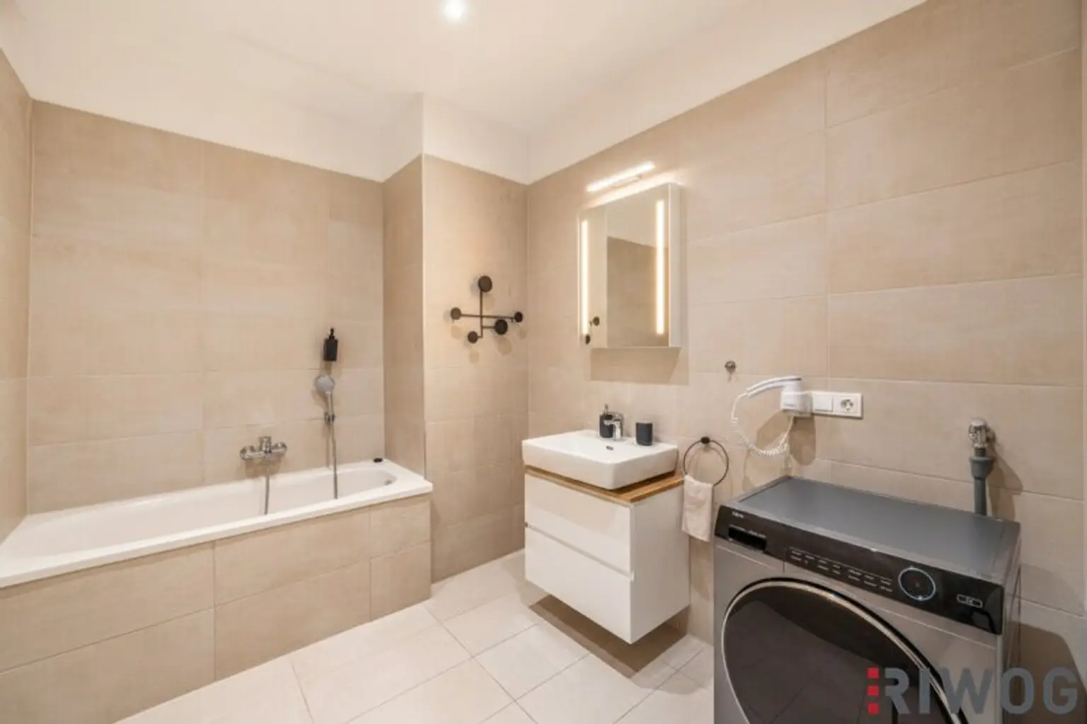 Badezimmer KI Bearbeitet