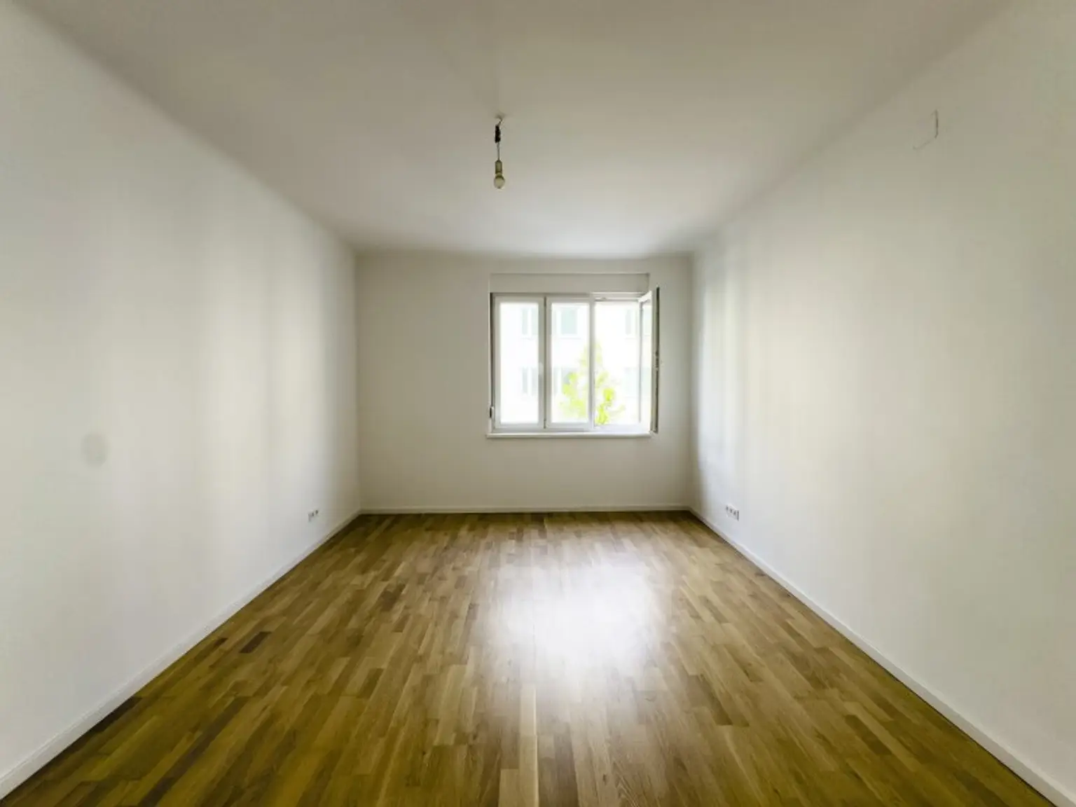 Türkenschanzpark: Stilvoller Altbau mit Außenfläche | Top-saniert & ruhig gelegen – Schöffelgasse