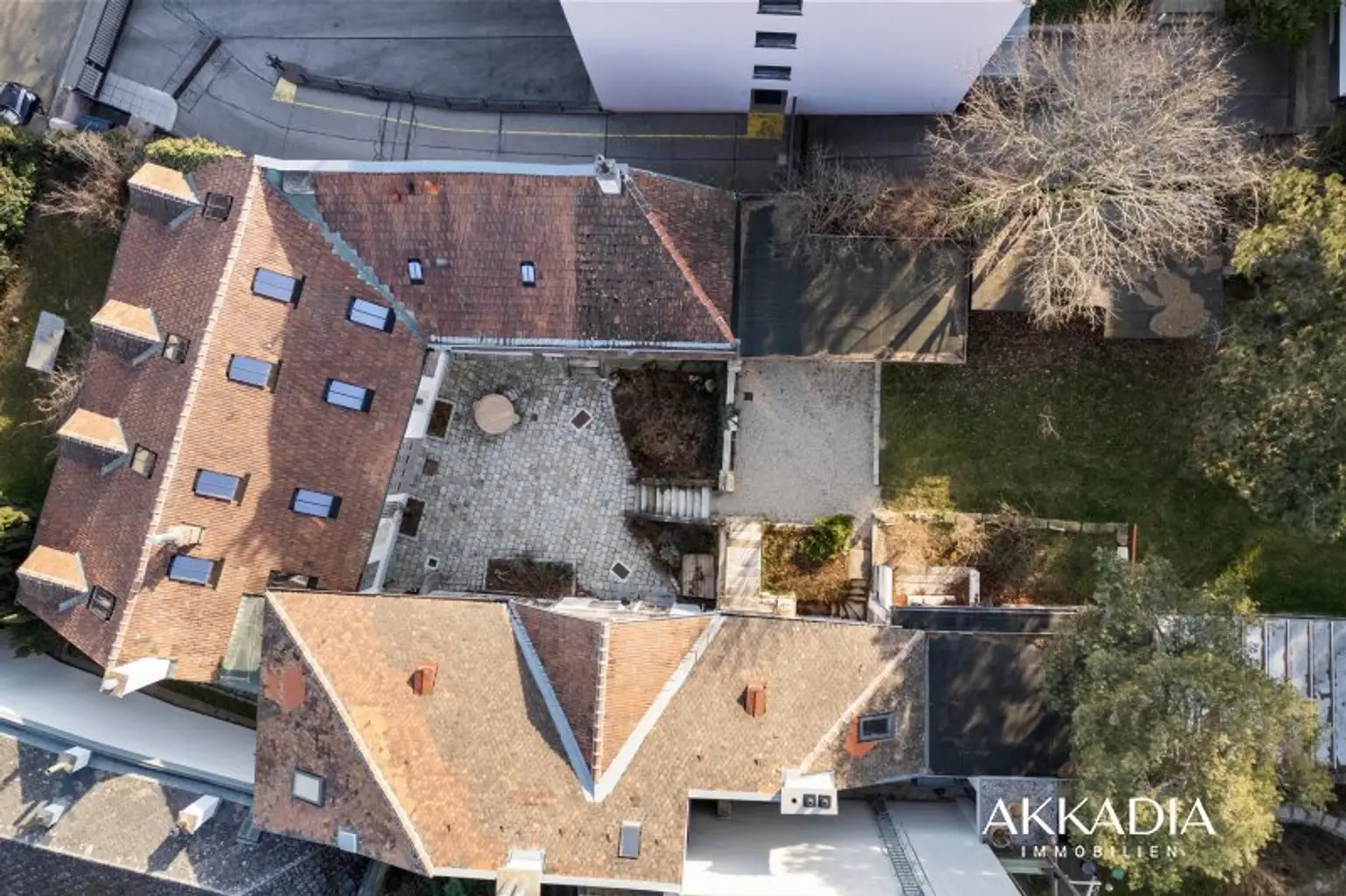 Wo Geschichte lebendig wird - Romantische Villa mit Park