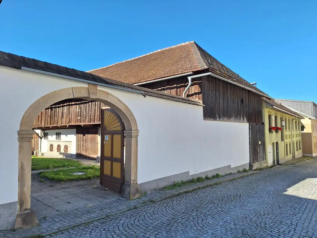 Historisches Wohnhaus mit liebevoll erhaltenem Innenhof