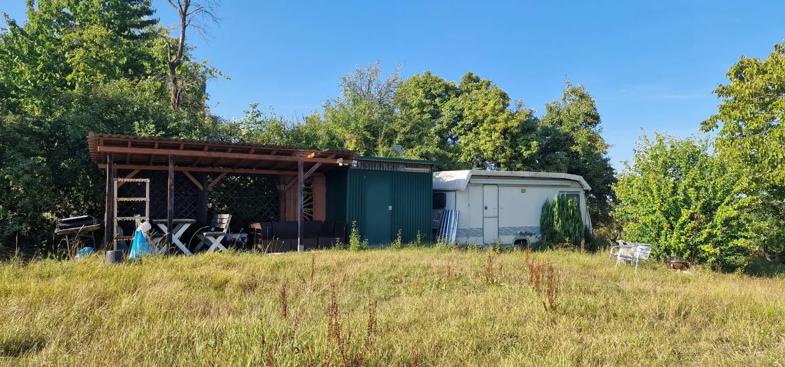 Seltene Gelegenheit Grundstück mit Wohnwagen und Waschhütte in traumhafter Aussichtslage, Stadtbergen bei Fürstenfeld