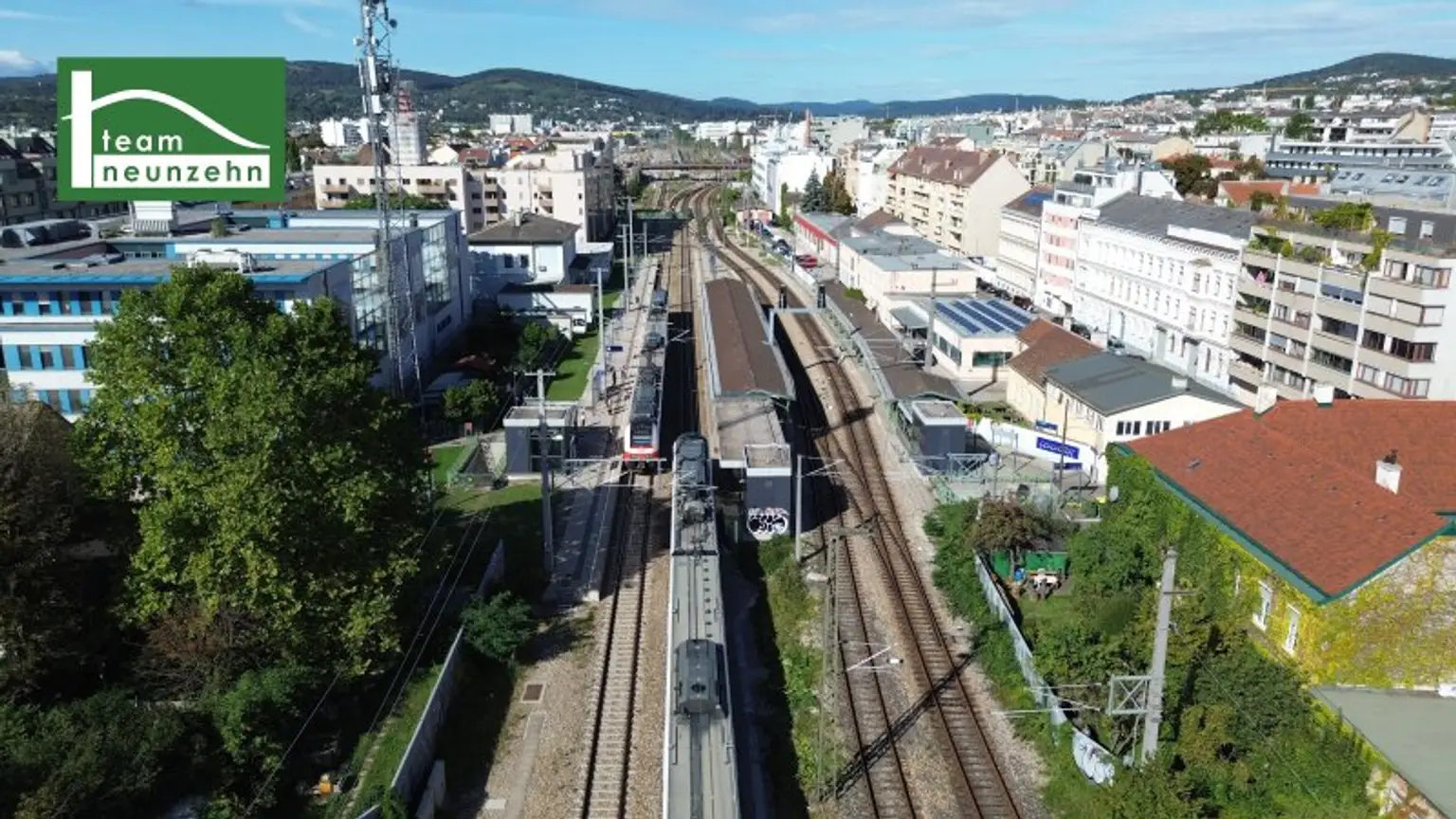 Traumhafte Wohnung in Ruhelage mit 2 Terrassen, Klimaanlage und hochwertiger Ausstattung! Nahe Straßenbahn, S-Bahn und vielen Geschäften!
