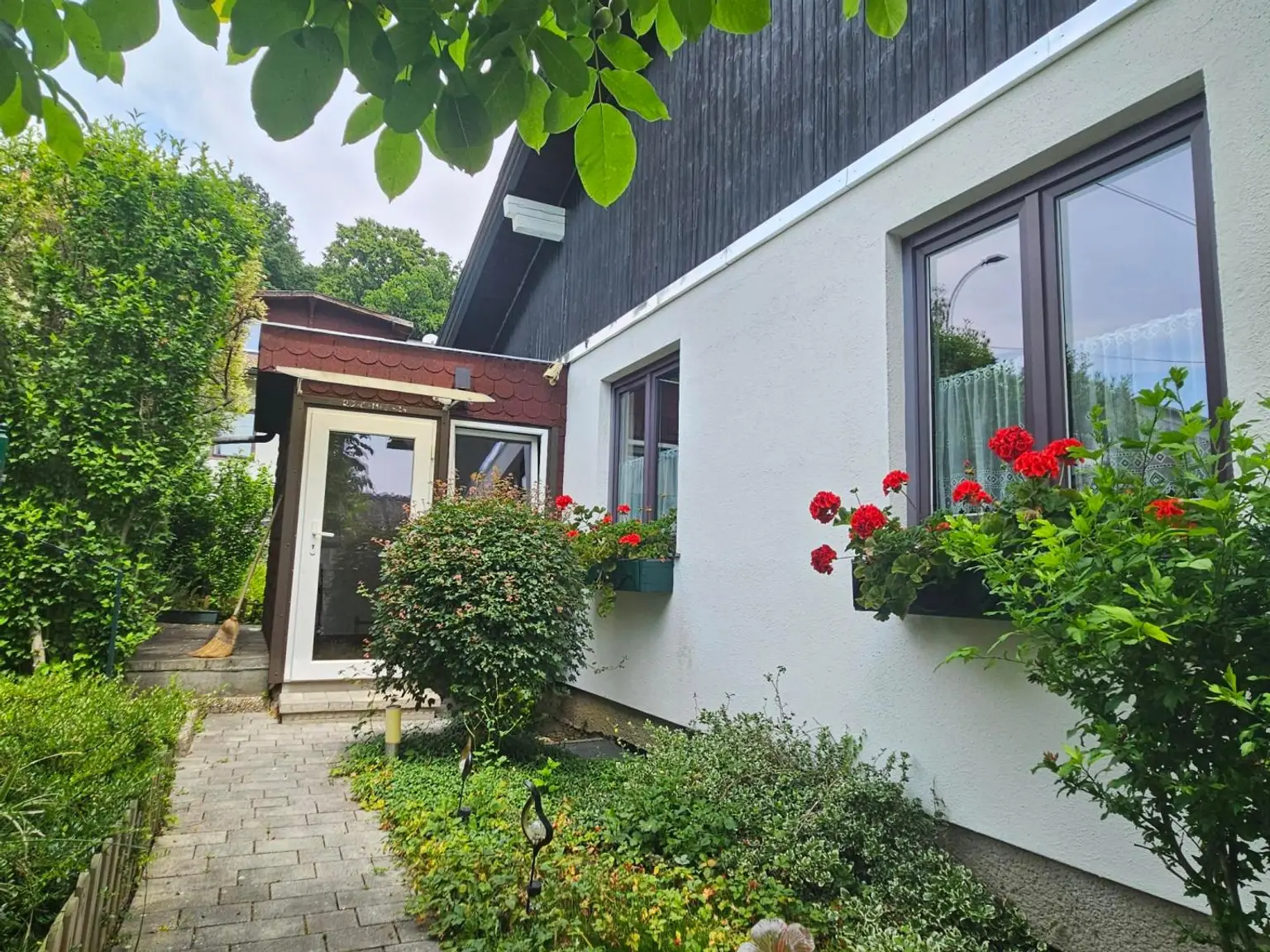 EINFAMILIENHAUS IN SCHÖNER LAGE