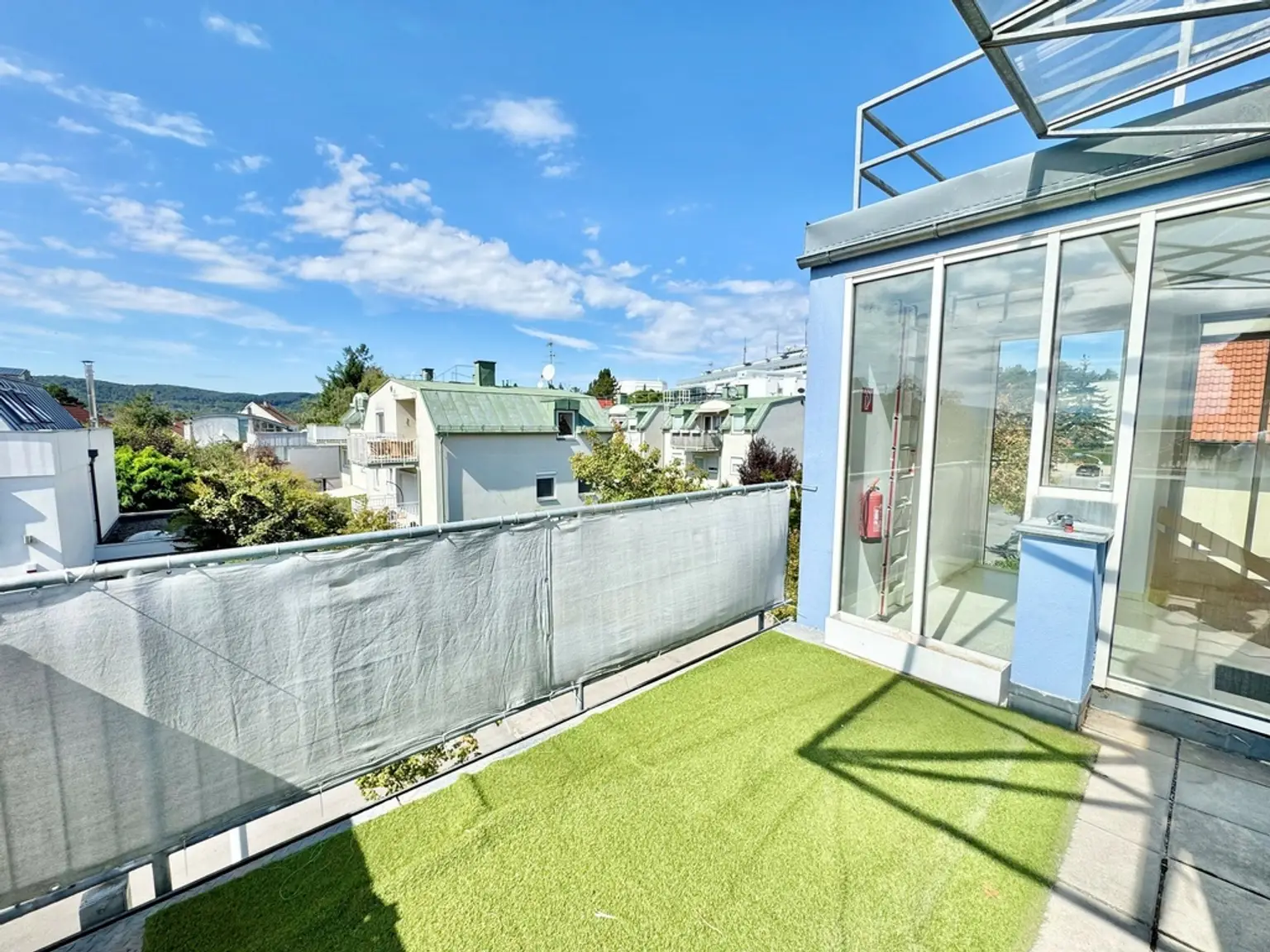 TRAUMHAFTE NEUBAUWOHNUNG IN TOP-GRÜNRUHELAGE | HELLE 3 ZIMMER MIT TERRASSE