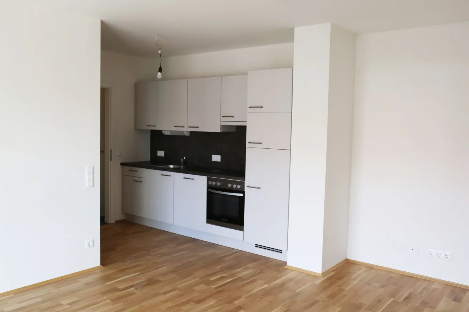 Herrliche 3-Zimmer-Balkonwohnung in sehr zentraler Lage mit besten Anbindungen