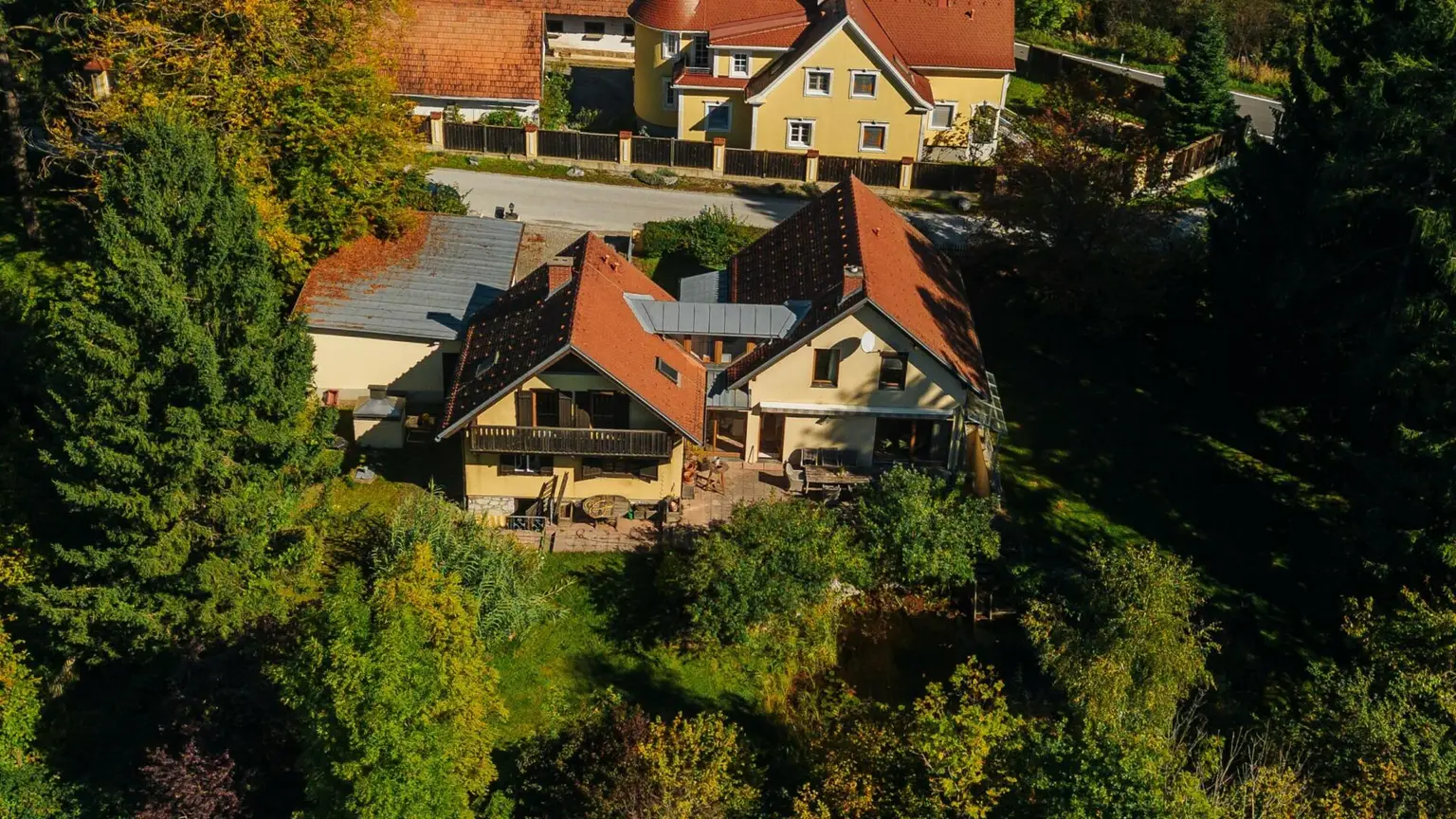 Großzügiges Einfamilienhaus mit Schwimmteich in Weinitzen - ländliche Geborgenheit trifft modernen Wohnkomfort