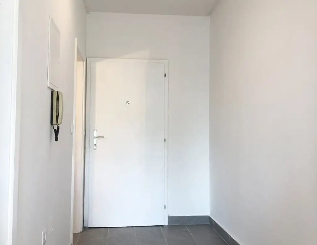 TOPLAGE am Hasnerplatz mit Schloßbergblick Wohnung 35 m² 1 Zimmer mit Einbauküche, BALKON und PARKPLATZ PROVISIONSFREI