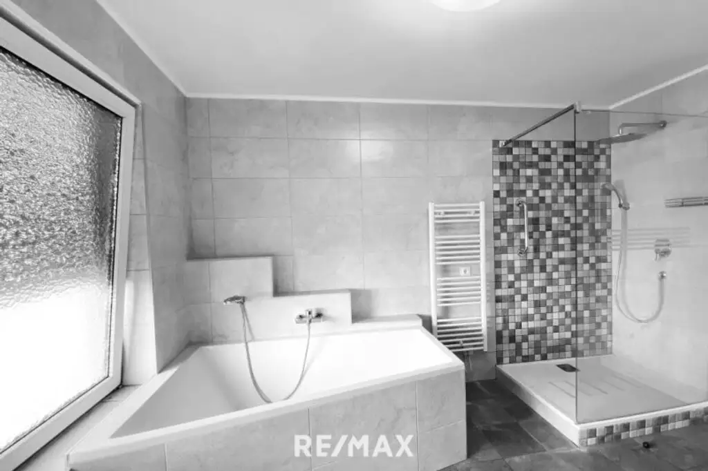 4 Zimmer -100m2 Dachterrasse