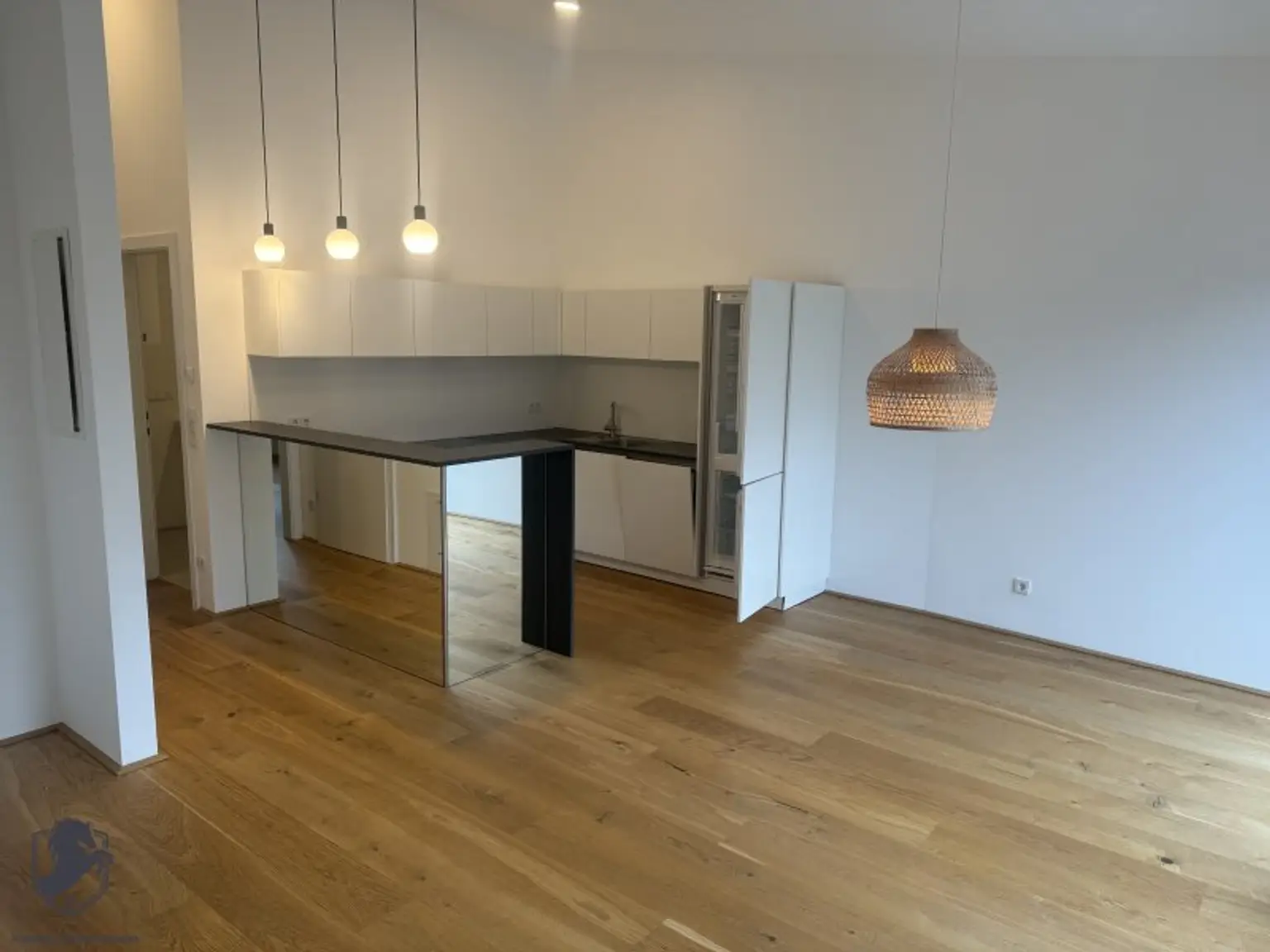 Stilvoll wohnen im Herzen von Wien: Dachgeschosswohnung mit Terrasse und Parkplatz in 1140 Wien!
