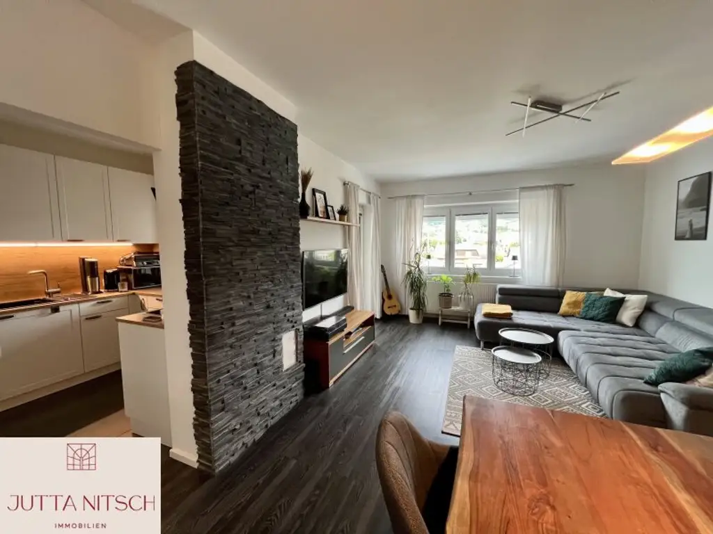 Schöne 3-Zimmerwohnung mit Balkon und Garagenplatz - über den Dächern von Gumpoldskirchen