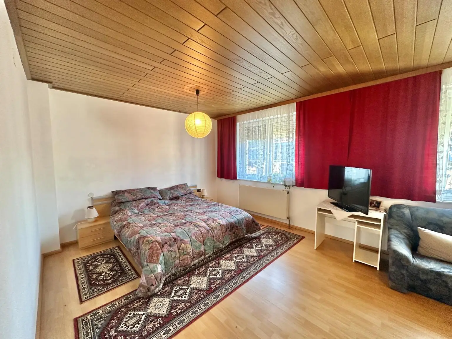 OG Separate Wohneinheit Zimmer 2/ Wohnzimmer