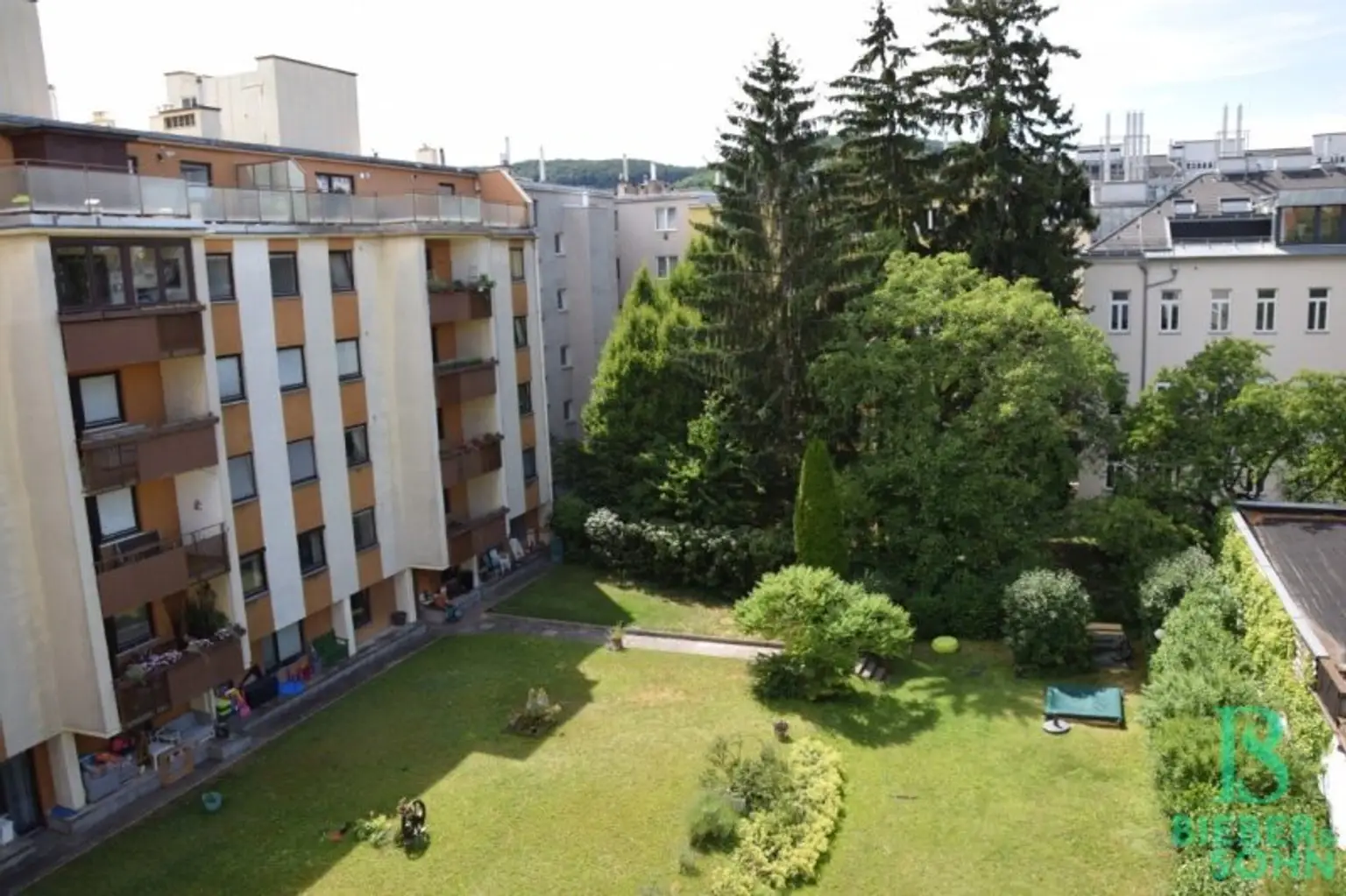 Sonnige Loggia-Wohnung mit Blick ins Grüne