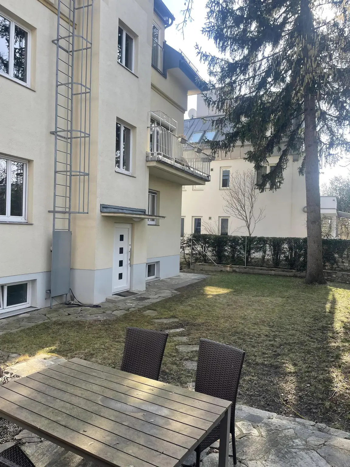 helle 4-Zimmerwohnung mit Gartennutzung in prominenter Ruhelage von Grinzing