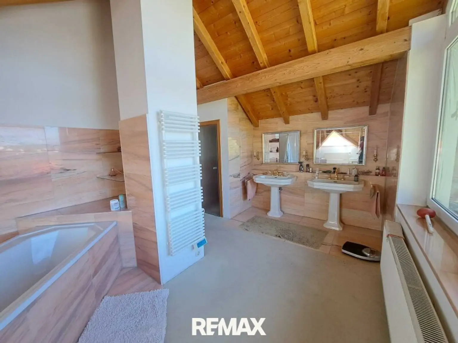 Badezimmer im OG