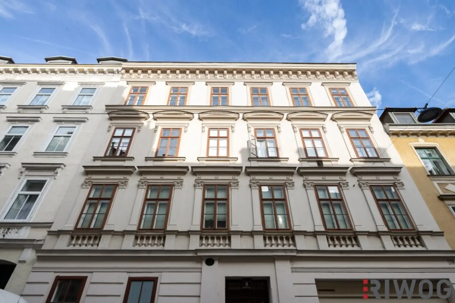 GARDEN IN THE CITY - ENTZÜCKENDE GARTENWOHNUNG MIT TERRASSE - TEILMÖBLIERT UND KOMPLETTKÜCHE - NÄHE MARIAHILFER STRASSE - SOFORT BEZIEHBAR