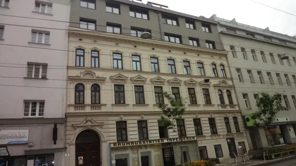 Zinshaus - Anlage mit ca. 4,2% Rendite  -  Hausanteil in Top Lage !!