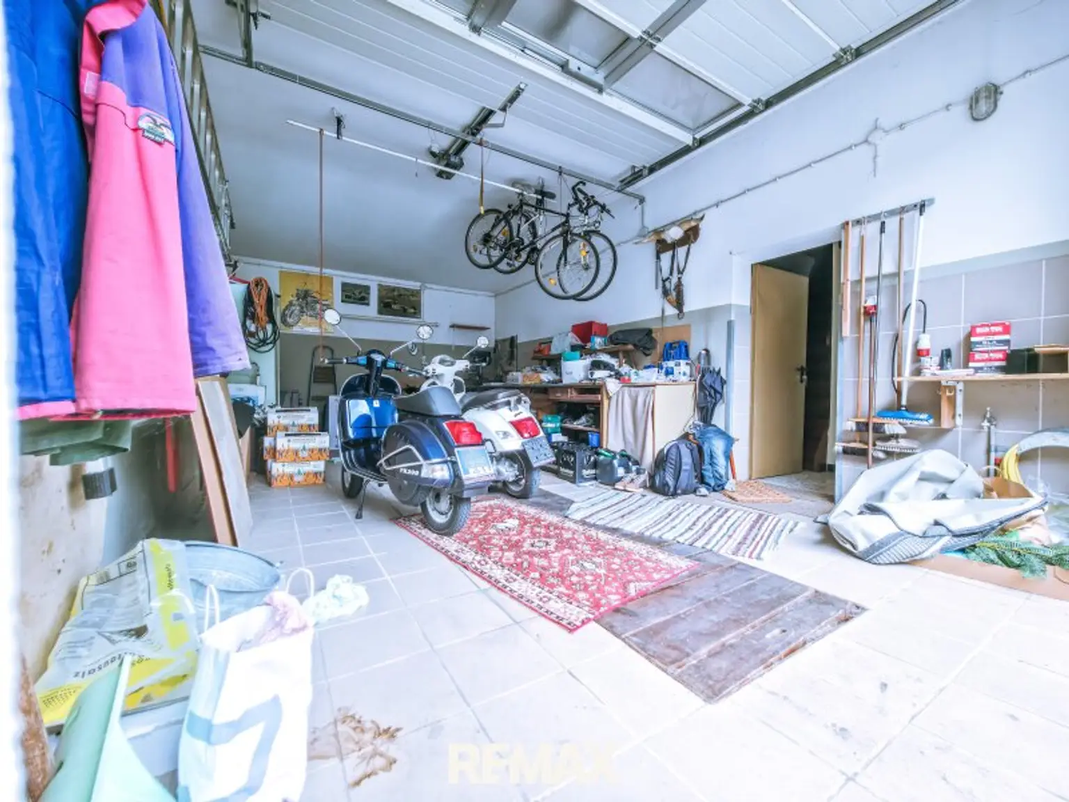 Großzügiges Einfamilienhaus mit vielseitigen Nutzungsmöglichkeiten in sonniger Lage von Oberperfuss!