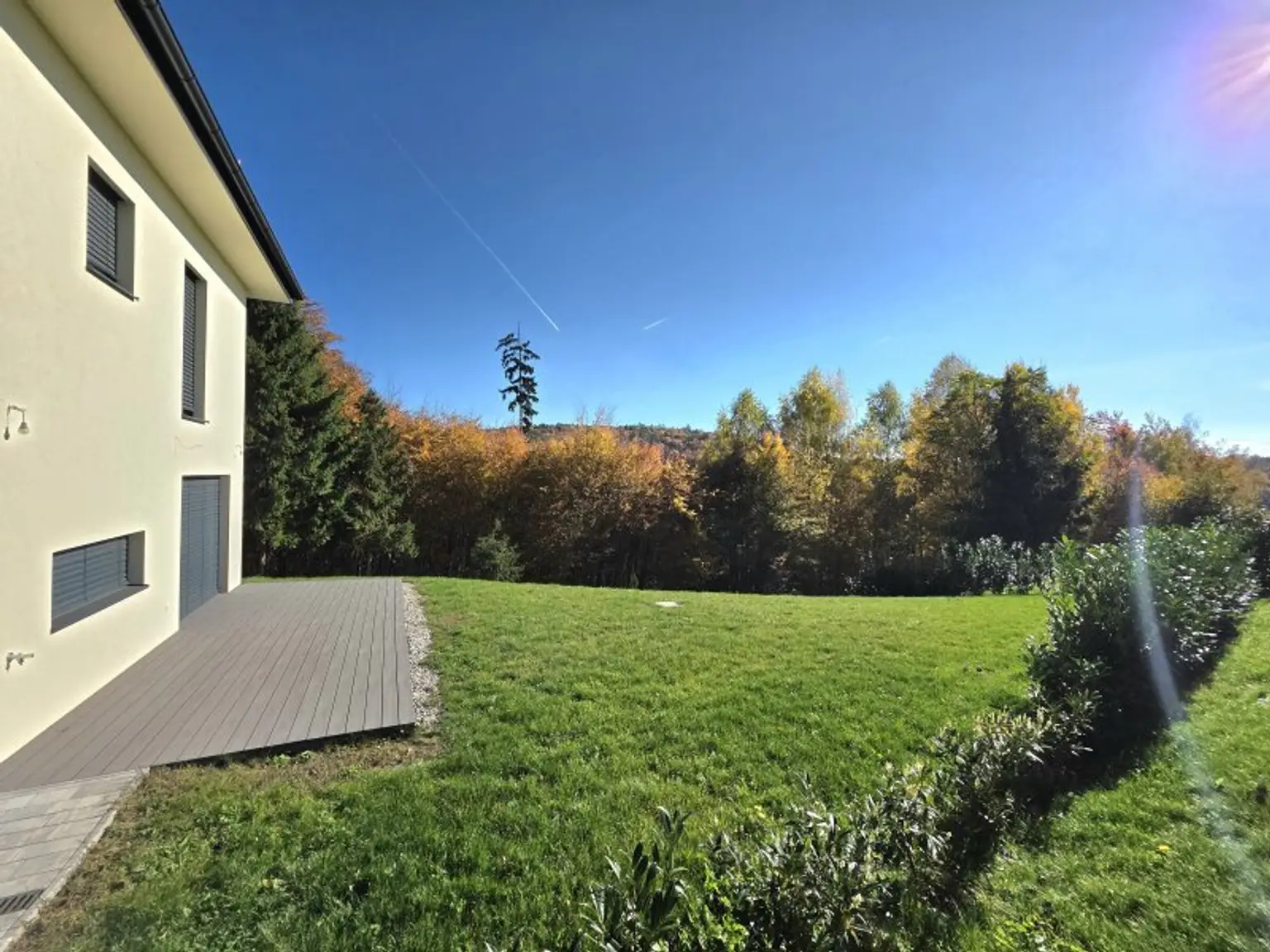 Lichtdurchflutetes Neubauhaus im Grünen!