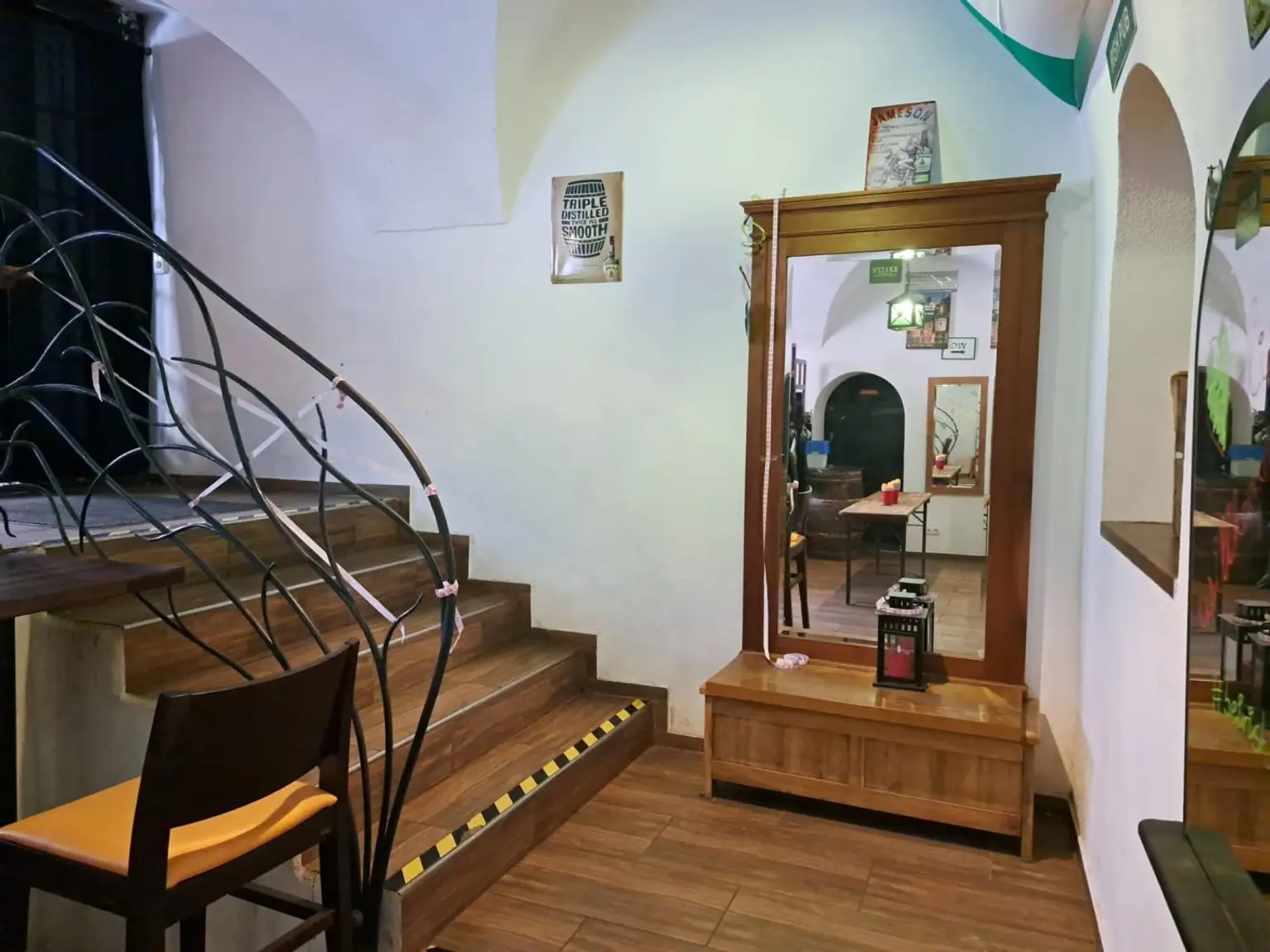 Gut geführte Bar im Zentrum